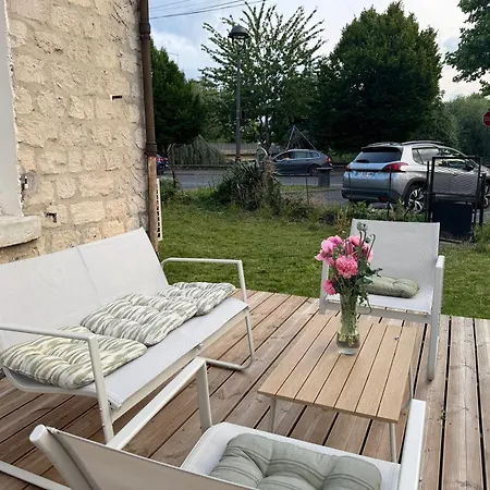 Petite Maison Au Bord De L'Eau Дом отдыха *